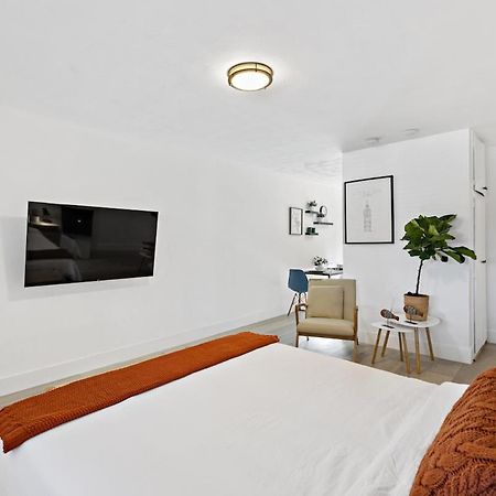 Lovely Rental Unit With Free Parking On Premises 劳德代尔堡 外观 照片