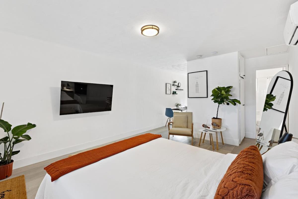 Lovely Rental Unit With Free Parking On Premises 劳德代尔堡 外观 照片