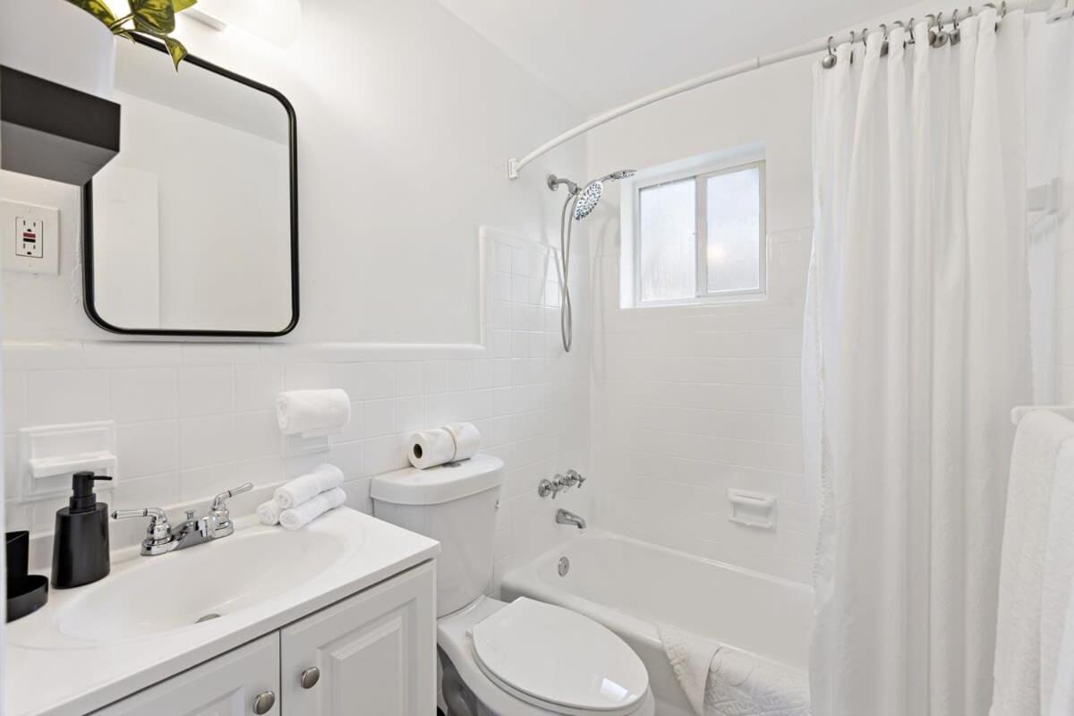 Lovely Rental Unit With Free Parking On Premises 劳德代尔堡 外观 照片